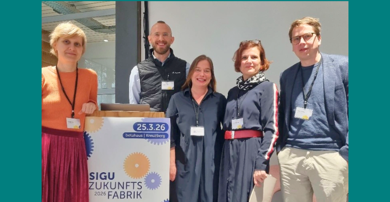Auf dem Bild sieht man die Teilnehmerinnen der Podiumsdiskussion bei der SIGU-Zukunftsfabrik..